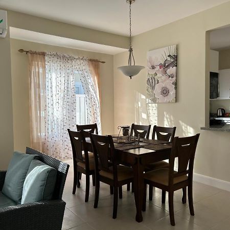 Seamist Villa @Oceanpointe Lucea Comfy 2Br W/Pool Gym & Parking Dış mekan fotoğraf