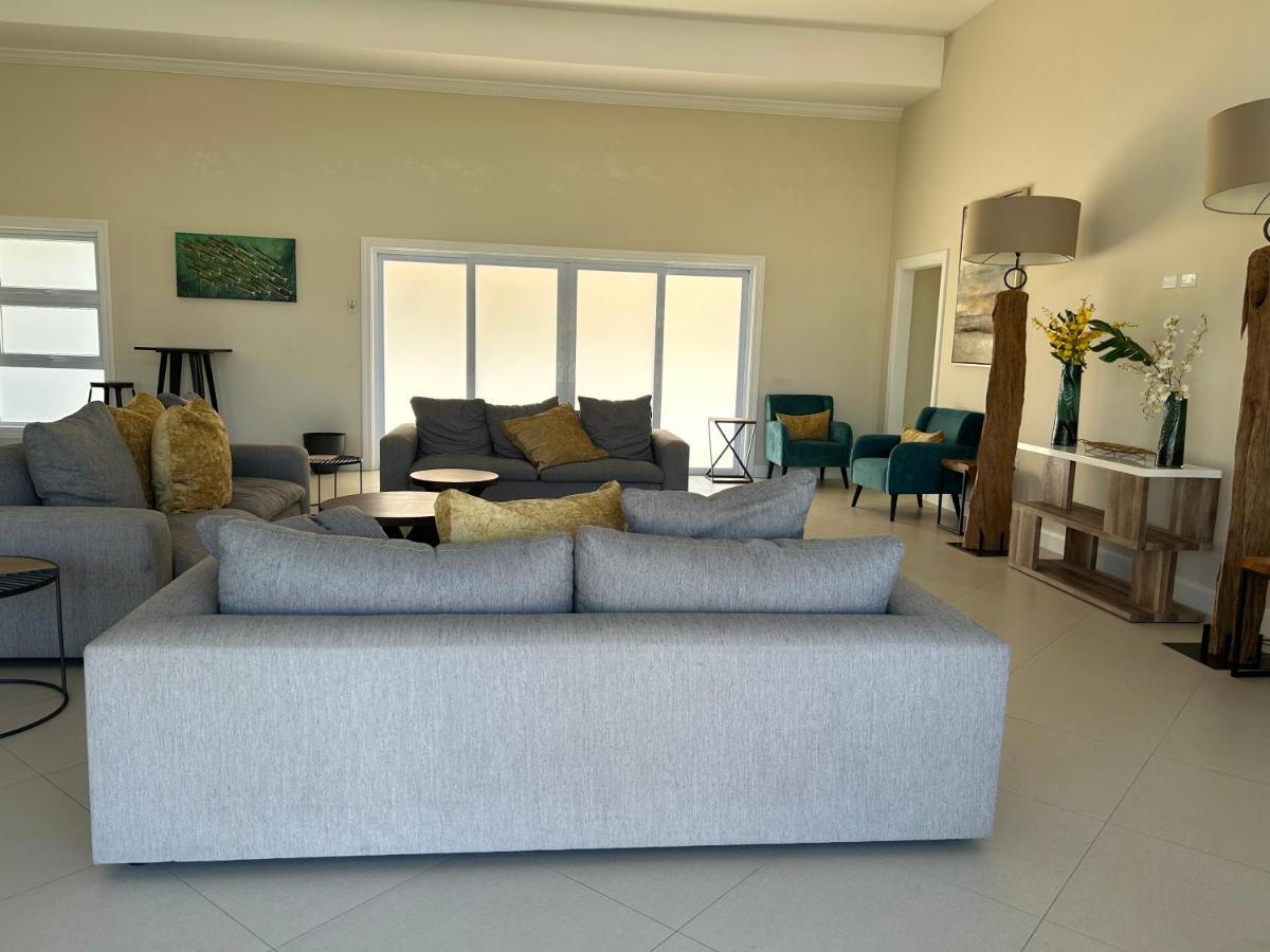Seamist Villa @Oceanpointe Lucea Comfy 2Br W/Pool Gym & Parking Dış mekan fotoğraf