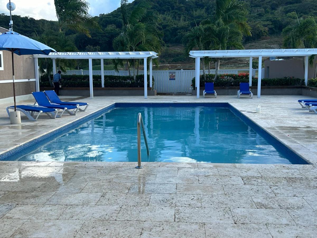 Seamist Villa @Oceanpointe Lucea Comfy 2Br W/Pool Gym & Parking Dış mekan fotoğraf